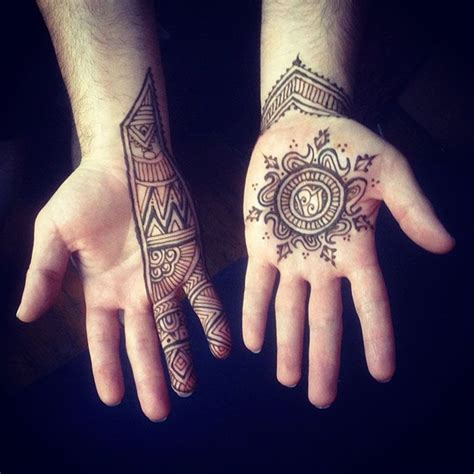 You can select a tattoo design that is much like a real tattoo, the only limitation being that it has to be brown. Menna | Men henna tattoo, Henna tattoo designs, Tattoos ...