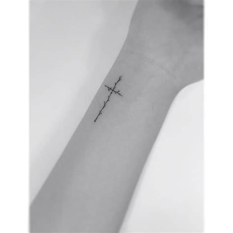 Mother's day gift for her, small temporary tattoos, heart tattoos for mom, dainty heart outline, best friend fake tattoos 2. 나뭇가지 십자가. #tattoo #타투 #플레이그라운드타투 | Small tattoos, Dainty ...
