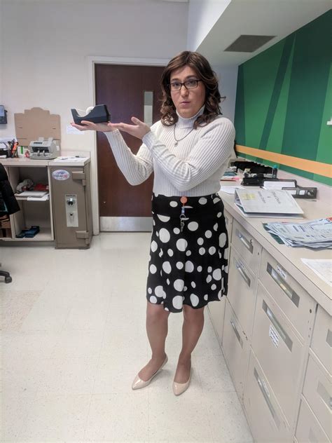 Using my current job to practice for my modeling career 😂 : r/crossdressing