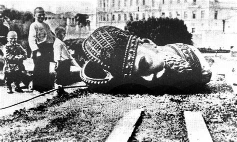 Дата 23 лютого ввійшла в історію кількома знаковими подіями та святами. 23 лютого. Хто святкує - той мудак? - Артефакт