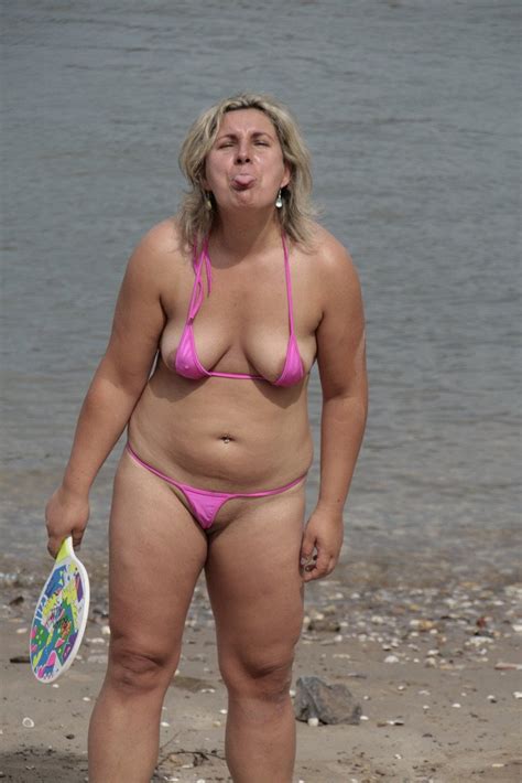 See photos, profile pictures and albums from femmes nues. Filles en bikini sexy et photos de femmes nues sur la plage