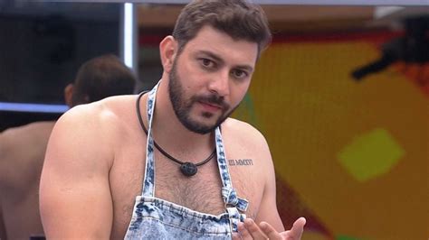 urg£nt£ caio afiune faz as malas e pede pra sair do bbb após notar comportamento da esposa. Caio revela que não consegue aparar a virilha direito