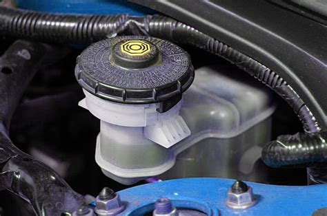 Brake kereta akan lebih tahan lama jika anda tidak kerap gunakannya, maksudnya tak selalu emergency brake dengan jaga jarak pemanduan. Anda Memandu? Pastikan anda Tahu 6 Cara Untuk Periksa ...