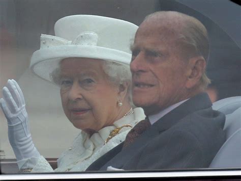 80), eine der bedeutendsten herrscherinnen der europäischen weltgeschichte, wurde als einziges kind von anne boleyn (abb. Die Queen und ihr Traumprinz - 70 Jahre Ehe ohne Skandale ...