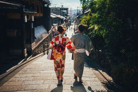 大江戸温泉物語では、豪華バイキングがついたスタンダードプランを基本にいくつかのプランをご用意しております。 ご希望の宿泊プランをお選びください。 表示価格は、1名様 / 税込表記となります。 大江戸温泉物語がカップルにおすすめの理由と楽しみ方!彼を ...