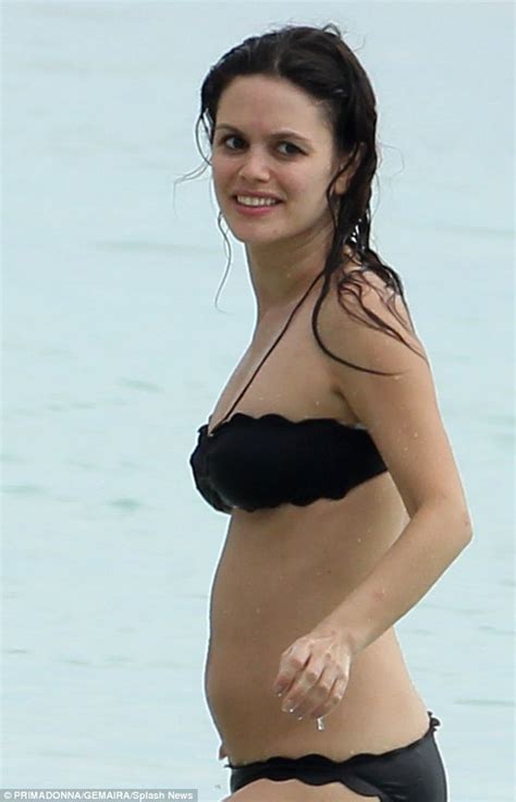 The similar thing happens if we use setinterval instead of settimeout : Pregnant Rachel Bilson displays her baby bump in strapless ...