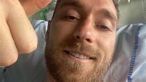 Dänemarks eriksen nach zusammenbruch bei bewusstsein. Für Eriksen: Dänemark-Trainer trug bei EM-Spiel Armband ...