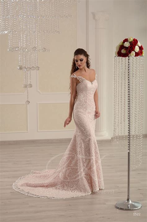 Kaufen preiswerte günstige brautkleider und brautmode mit erstklassiger qualität nach maß.bei milanoo gibt es mehr als 800 wunderschöne brautkleider styles.shoppen sie jetzt ihre trauhafte. Brautkleid figurbetont - Marry4love: Brautkleid, Brautmode ...