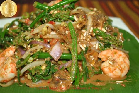 Pucuk paku yang dah siang tu rendam dengan air garam dan toskan. PATYSKITCHEN: COCKLES AND FERN SHOOTS SALAD / KERABU ...