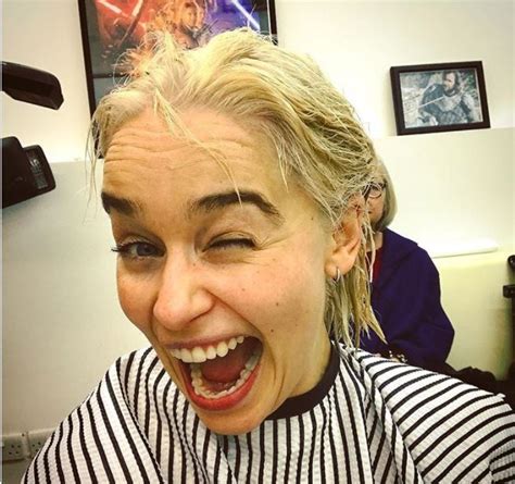 Последние твиты от emilia clarke fans* (@emilia_updates). Emilia Clarke has dyed her hair a Khaleesi-inspired hue ...