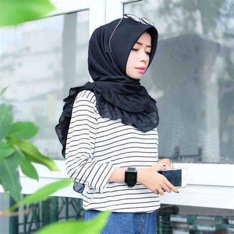 Belum ada opini mengenai model hijab terbaru. 45+ Model Hijab Terbaru 2018: Simple, Modern & Elegan