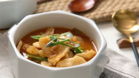 #sujebi | 2.5m people have watched this. 얼큰 묵은지 수제비 | 김치 수제비 | Ripe Kimchi Sujebi | manna recipe ...