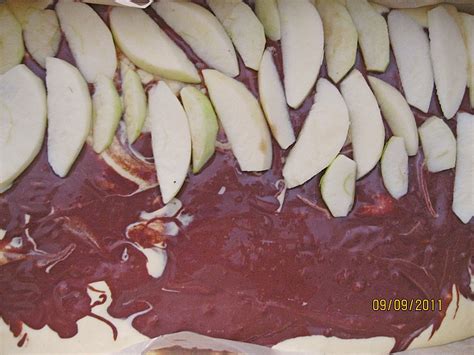 Marmorierter Apfelkuchen mit Marzipan - Mandel - Decke von ...