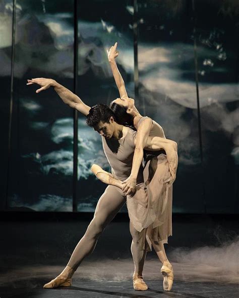 Roberto bolle has already conquered the stage as an international ballet star, and he is quickly taking over instagram with his stunning photos. Roberto Bolle on Instagram: "Divina #Repost @dancersdiary ...