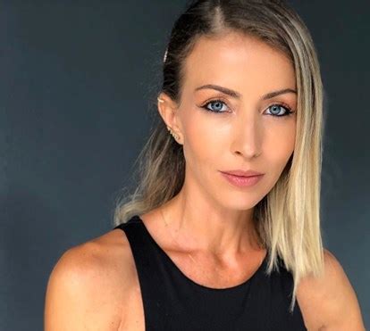 Laura figueiredo news, gossip, photos of laura figueiredo, biography, laura figueiredo laura figueiredo is a 34 year old portuguese model born on 11th november, 1986 in portugal. Laura Figueiredo fala aos fãs por vídeo pela primeira vez ...