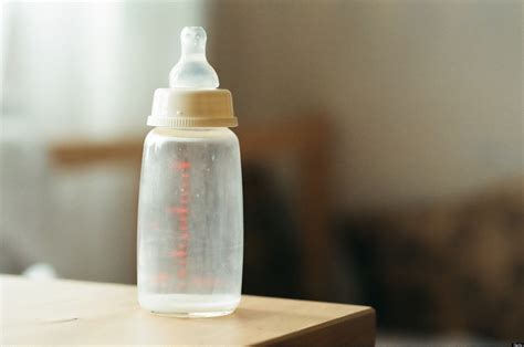 Botol susu merupakan salah satu keperluan yang paling penting dalam kehidupan bayi ini kerana tidak semua botol susu diperbuat daripada material yang sama, malah setiap puting susu juga. Gonggong Botol Susu Dan Puting Boleh Sebabkan Anak Lambat ...