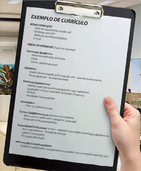 Lê artigos sobre como planeares a tua carreira e trabalhares no estrangeiro. CONTEÚDO ADMINISTRATIVO: MODELO DE CURRÍCULO EM PORTUGUÊS