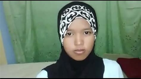 Dia org sentiasa di sumbat batang suami sendiri dan bila2 dia org nak boleh je dapat… so jgn sembang pasal ajak main. Syakila awek tudung melayu melancap depan cam - Video ...