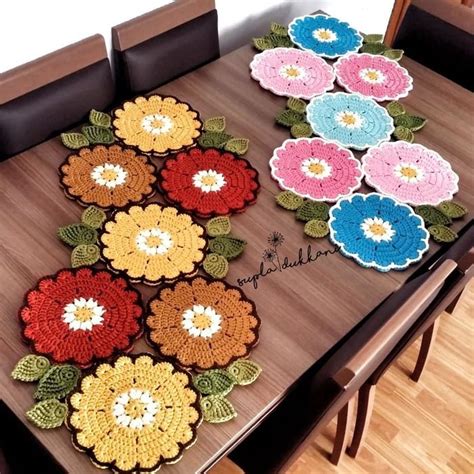 Particolare centrino a uncinetto con fiore nel mezzo un lavoro bellissimo che potete creare grazie allo schema riportato qui sotto particolare centrini uncinetto schemi moderni. Particolare Centrini Uncinetto Schemi Moderni : Centrotavola runner alluncinetto facile tutorial ...