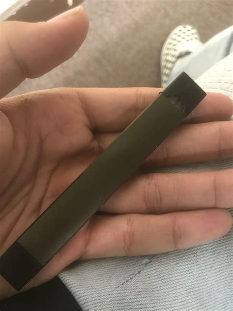Looks like a juul but isnt, anyone know what it is? Juul pods also are loose when i use it. : juul