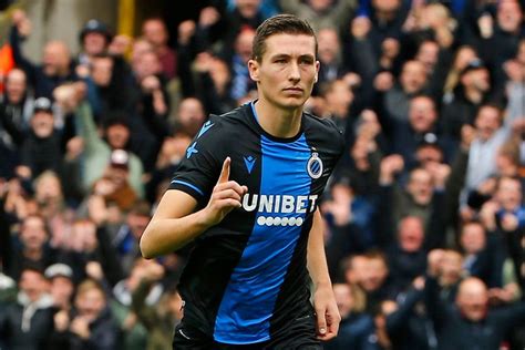 Hans vanaken is a belgian professional footballer who plays for club brugge and the belgium national team as an attacking midfielder. Clement: "Niet verslappen, want seizoen is een marathon ...