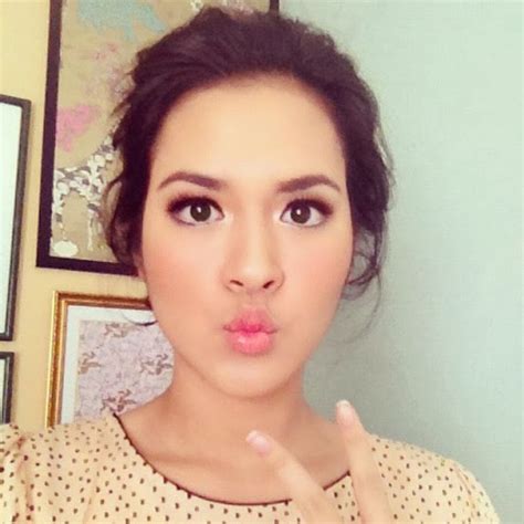 Beberapa foto raisa andriana sejak kecil sampai dewasa adalah saksi kesuksesan raisa di dunia musik indonesia. Foto Selfie Si Cantik Raisa