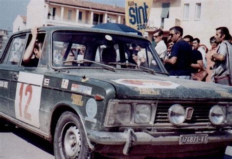 Peter gillis uit massa is kassa koopt een nieuwe camper. VWVortex.com - The Official Vintage rally photo thread ...