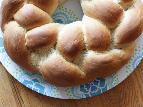 Bake one of our stunning festive breads to celebrate christmas. Christmas Bread Braid Plait Recipe / Braided bread is one of my favorite recipes to bake for ...