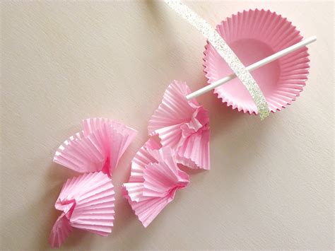 Turn them inside out, if the liners are white inside. Amanda's Parties To Go: Sweet Cupcake Liner Flowers
