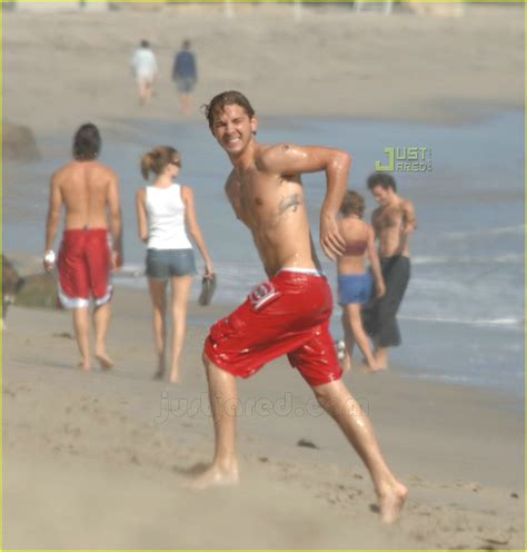 See hot celebrity videos, e! Full Sized Photo of shia labeouf shirtless 03 | Photo ...