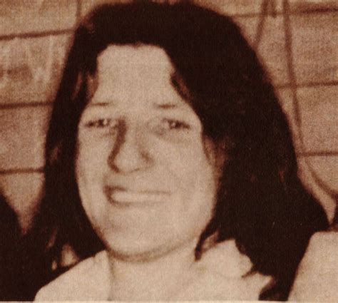 Bobby sands, 9 mart 1954'te kuzey i̇rlanda'da, belfast'ın kuzeyindeki newtownabbey bölgesinde dünyaya gelir. When The Hunger Strike Goes Wrong - May 6, 1981 - Past ...