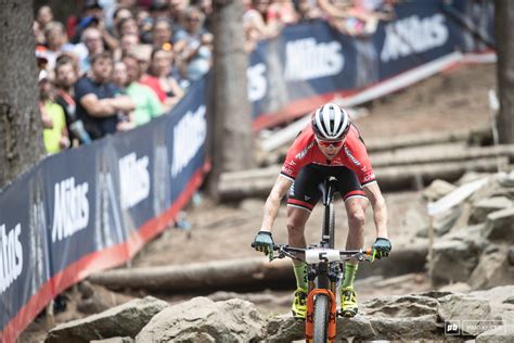 Die zieleinfahrt von mathias flückiger. Photo Report: Elite Men & Women XC World Cup - Nove Mesto ...