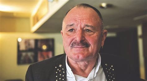 Néhány héttel ezelőtt nagy feró és a felesége is megfertőződött a koronavírussal, miután a beatrice frontembere egy titkos projektet forgatott, és ott az egyik kollégájától elkapta a betegséget. Nagy Feró és felesége is koronavírusos lett | BorsOnline ...