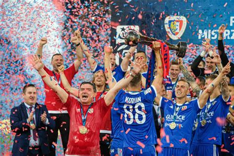 Piast gliwice i lechia gdańsk, mistrz oraz zdobywca pucharu polski, zmierzą się w meczu o superpuchar polski 2019. Mistrz Polski nie zagra w Lidze Mistrzów?! UEFA chce ...