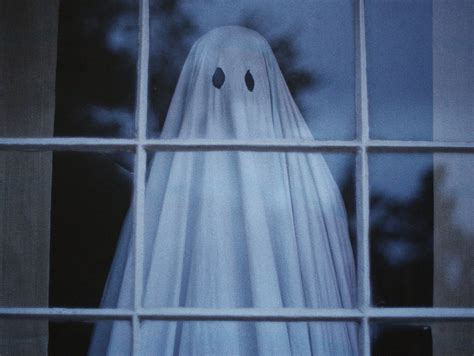 It might seem odd at first as casey affleck spends most of the film as a ghost in a white. A Ghost Story on Twitter: "Critics are calling # ...