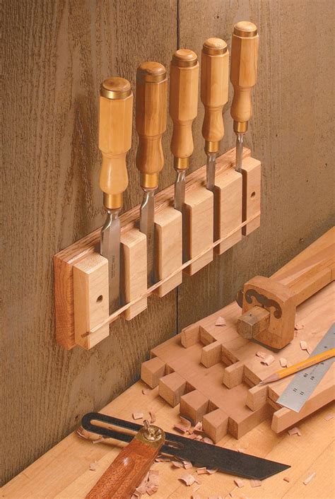 Easy woodworking projects for fun or money! Chisel Rack | Woodworking Project | Woodsmith Plans