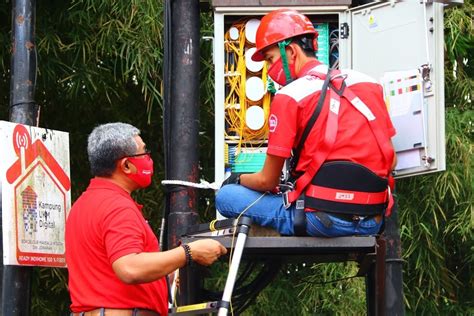 Tapi walupun unlimited telkom memberlakukan peraturan fup atau disebut dengan fair usage policy pada layanan internet indihome fibernya, guna membatasi aktifitas ilegal yang sering kali dilakukan oleh para pelanggannya. Telkom Hadirkan Konektivitas ke seluruh Negeri, Wujudkan ...