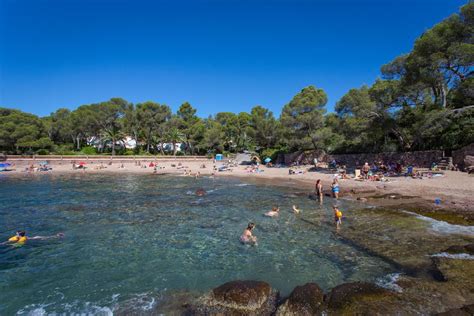 A proximité de saint raphael saint raphaël, le fleuron balnéaire de la côte d'azur saint raphael saint raphaël, de par son étendue, dispose de nombreuses plages. Plage de la Pescade