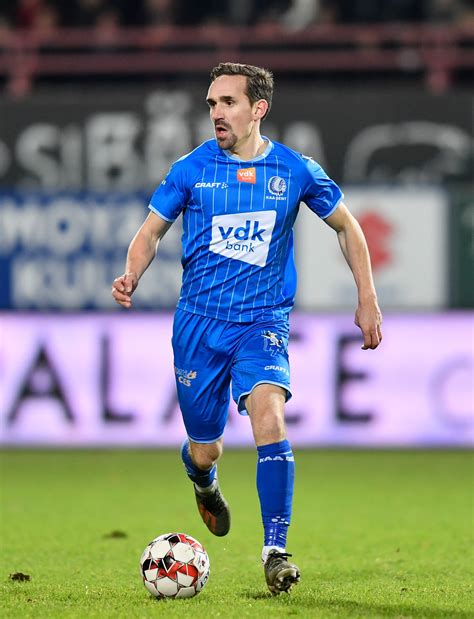 Lees wie andere bezoekers hun favoriete voetballer aller tijden vinden en bekijk de. Sven Kums (AA Gent) groeit weer naar zijn beste niveau ...