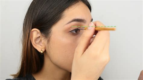 Gel liners work with a variety of brushes. 4 Ways to Apply Kajal - wikiHow