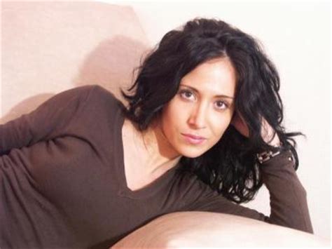 Valérie karsenti est une actrice française née le à pantin. Fabienne Carat (Samia Nassri), la flic sexy de Plus belle la vie ! | À Voir