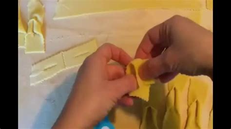 Siete nel posto giusto, ecco la ricetta del maestro pasticcere iginio massari per delle chiacchiere leggere, friabilissime, piene di bolle, sottilissime che si sciolgono letteralmente in bocca ma soprattutto ottime. Chiacchiere di Carnevale. - YouTube