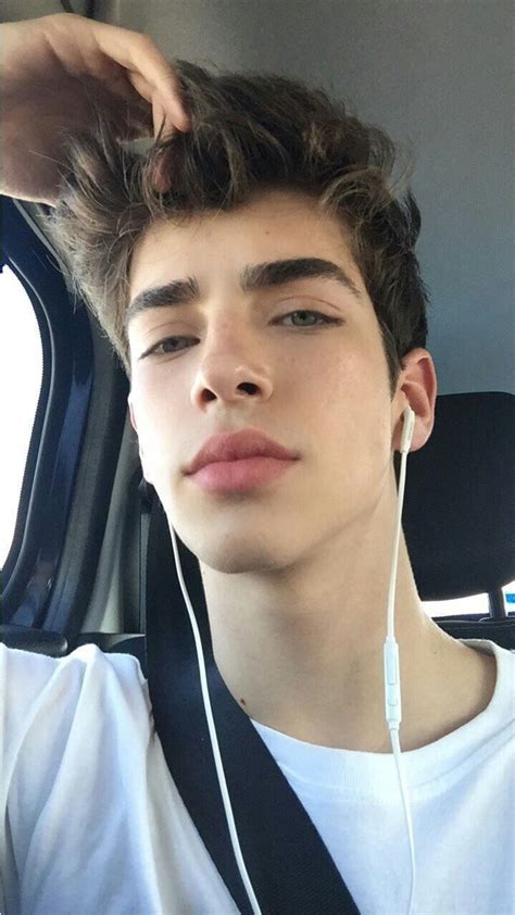 Tienes que tener por lo menos 13 años para ver este contenido. Pin de Alexia Pagano em manu | Fotos tumblr de meninos ...