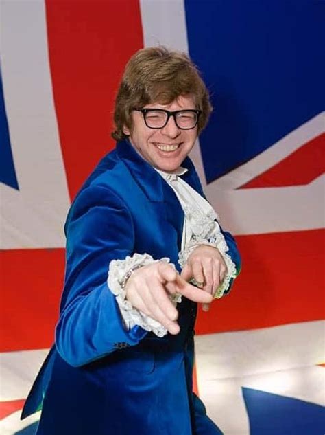We may not need as many austin powers movies as there are james bond pictures, but one or two more might be nice. Austin Powers Double 1 | Doppelgänger | Doubles | Tributes ...