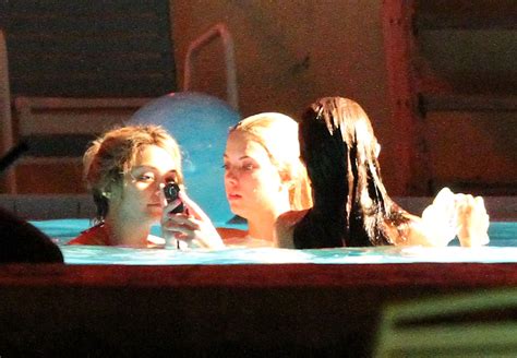 The career of vanessa hudgens was quite a roller coaster ride since she had to go through some traumatized situations after her images got leaked. Vanessa, Selena And Ashley Film A Hot Tub Scene | 109446 ...