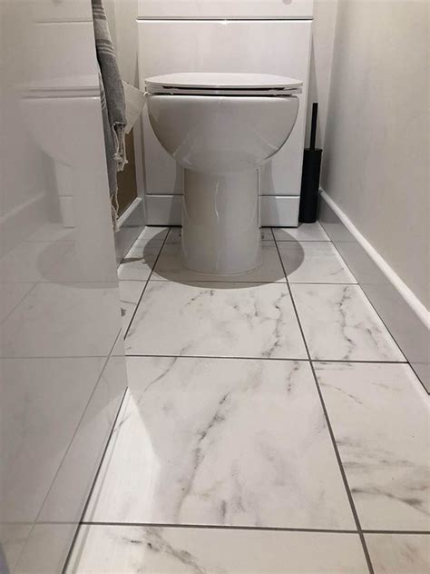 This toilet seat is opened away from the wall, and by turning the toilet 90 degrees, you get natural access to the sink and the mirror. 28 HQ Pictures Ideas For Decorating A Small Downstairs ...