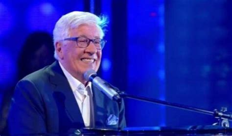 Peppino di capri è un cantante ed attore italiano. Peppino Di Capri, Champagne, Voce e Notte: tutte le ...