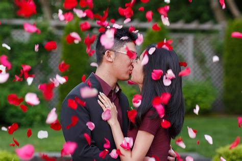 Flowers represent new life and you'll be cradling new life in your arms. Blooming Love: How to Pick the Perfect Proposal Flower ...