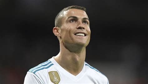 Vividora de la vida soñadora de los sueños. Cristiano Ronaldo Announces Birth of First Child With ...