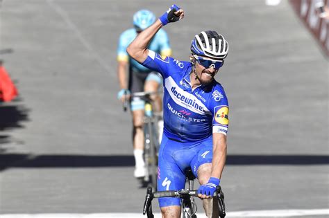 Page officielle du cycliste julian alaphilippe, coureur français pour deceuninck Strade Bianche - Julian Alaphilippe s'offre les Strade ...